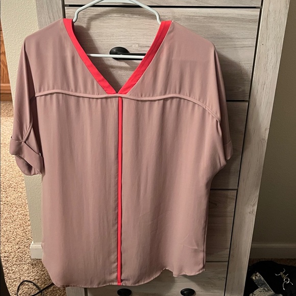 Flowy Blouse - Picture 2 of 2